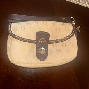 Dooney & Bourke wristlet